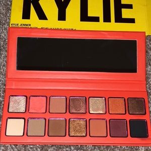 Kylie Jenner eyeshadow palette